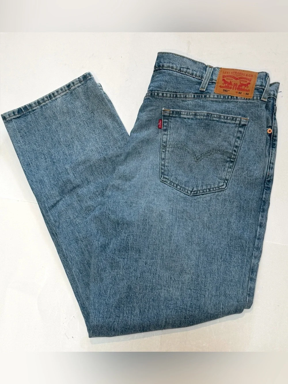 Levi’s 541 Athletic Taper Jeans Mens 42x32 Distressed Ripped Stretch Blue Denim